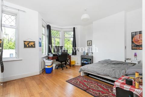 2 bedroom apartment to rent, Hewitt Road, London, N8