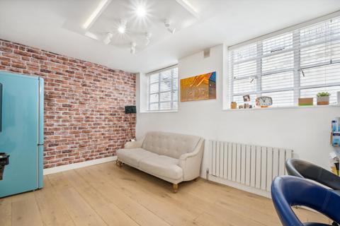 2 bedroom flat to rent, Winchester Court, Vicarage Gate, Kensington, London, W8