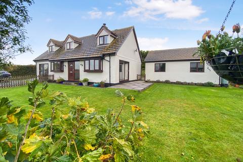 4 bedroom detached house to rent, Exeter Street, North Tawton, Devon