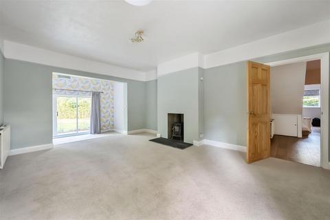 4 bedroom house to rent, Forest Road, East Horsley,