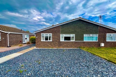 2 bedroom semi-detached bungalow for sale, Bennett Close, Walton On The Naze CO14