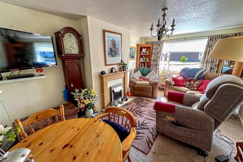 2 Bennett Close, Walton On The Naze, CO14 8SE