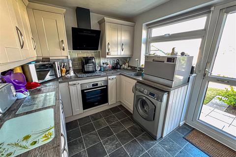 2 Bennett Close, Walton On The Naze, CO14 8SE
