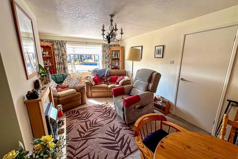 2 Bennett Close, Walton On The Naze, CO14 8SE