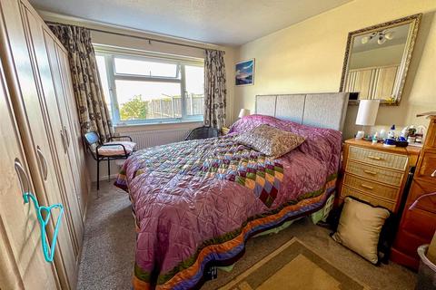 2 Bennett Close, Walton On The Naze, CO14 8SE