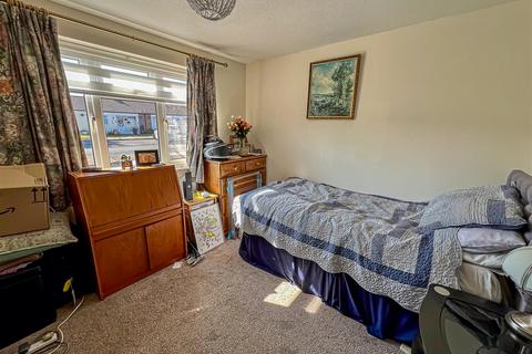 2 Bennett Close, Walton On The Naze, CO14 8SE