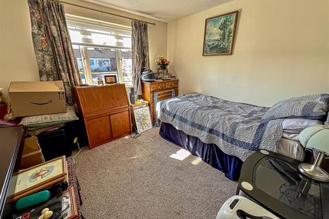 2 Bennett Close, Walton On The Naze, CO14 8SE
