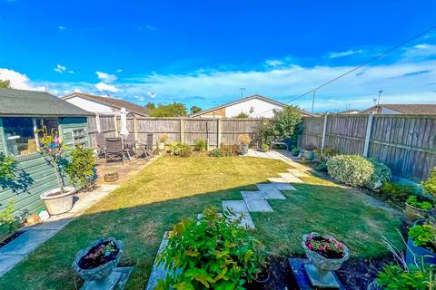 2 Bennett Close, Walton On The Naze, CO14 8SE