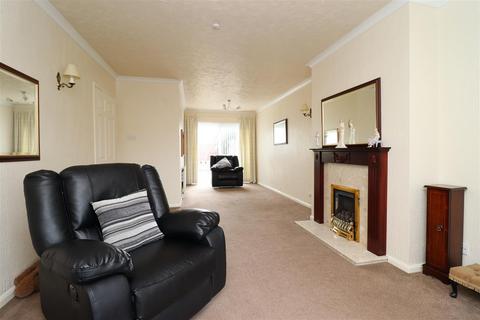 3 bedroom semi-detached house for sale, Randsfield Avenue, Brough