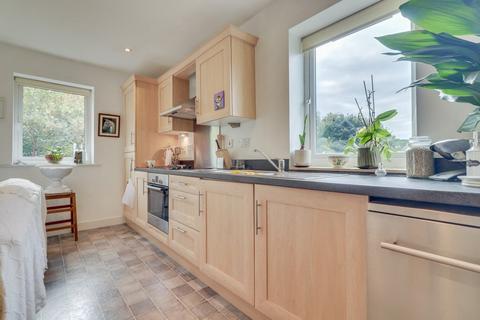 2 bedroom flat for sale, Cornmill View, Horsforth, Leeds, West Yorkshire, LS18