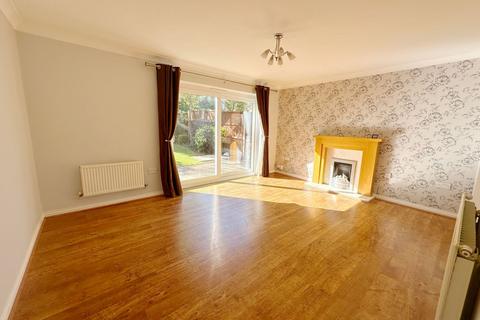 8 Birkdale Drive, Rushden, NN10 0YG