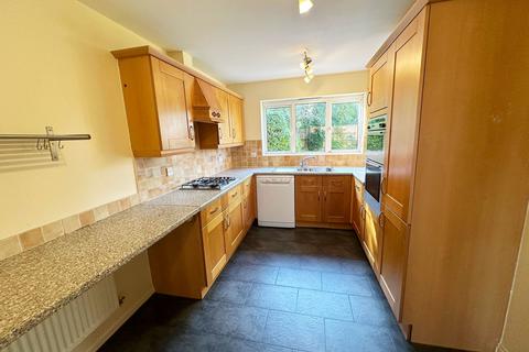 8 Birkdale Drive, Rushden, NN10 0YG