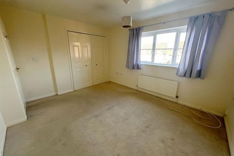 8 Birkdale Drive, Rushden, NN10 0YG