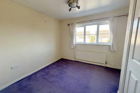 8 Birkdale Drive, Rushden, NN10 0YG