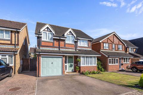 4 bedroom detached house for sale, Grasslands, Horley RH6