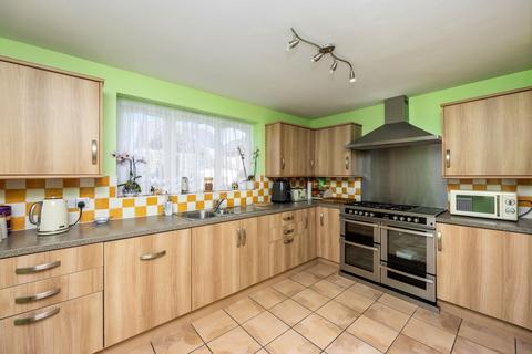 4 bedroom detached house for sale, Grasslands, Horley RH6