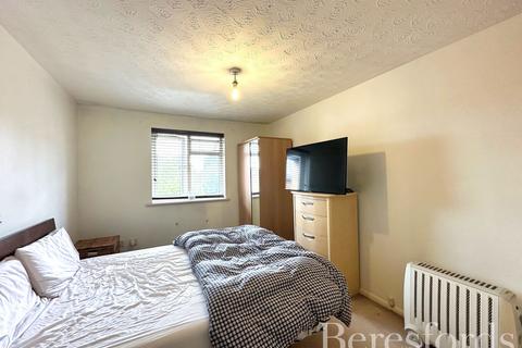 1 bedroom apartment for sale, Latimer Drive, Hornchurch, RM12