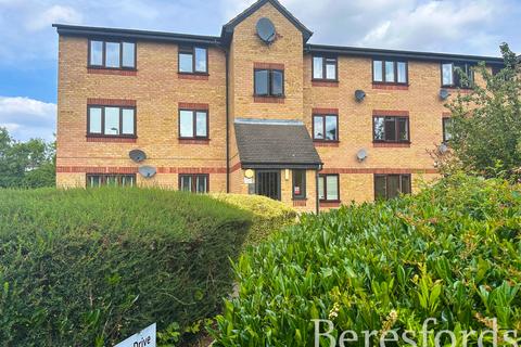 81 Latimer Drive, Hornchurch, RM12 6TN