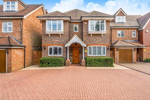 4 bedroom detached house for sale, Fauna Close, Stanmore HA7