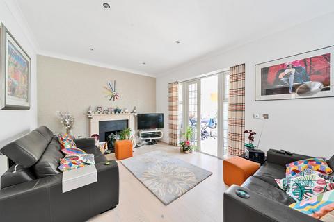 4 bedroom detached house for sale, Fauna Close, Stanmore HA7