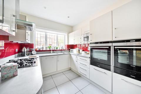 4 bedroom detached house for sale, Fauna Close, Stanmore HA7