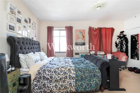 4 bedroom terraced house for sale, Hampden Road, London, N8