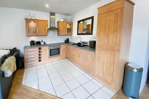 2 bedroom flat to rent, Kingsway, Altrincham, Cheshire, WA14