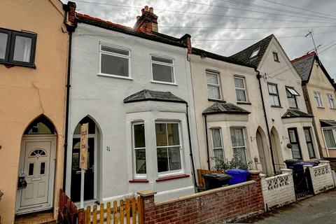 2 bedroom terraced house to rent, Lisburn Road, Newmarket