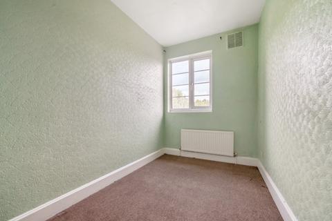 3 bedroom apartment to rent, Onslow Parade Southgate N14