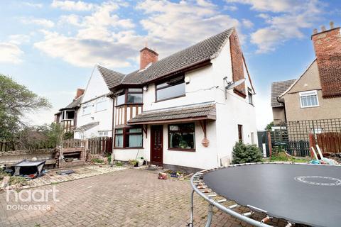 2 bedroom end of terrace house for sale, The Crescent, Woodlands, Doncaster