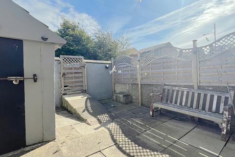 16 Mount Terrace, Bradford, BD2 2JE