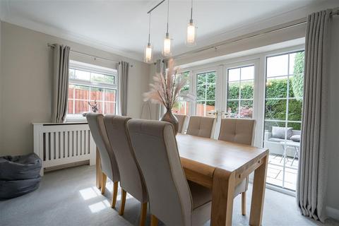 11f Dove Close, Birmingham, B25 8XW