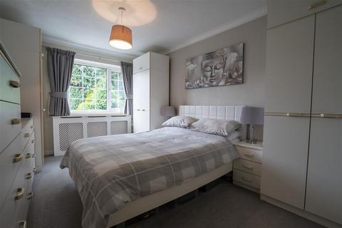 11f Dove Close, Birmingham, B25 8XW