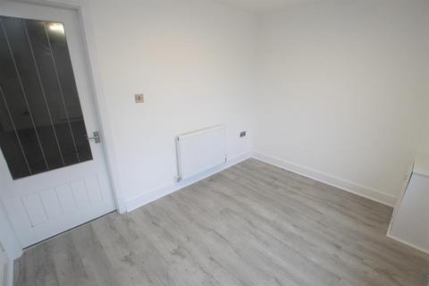 2 bedroom flat to rent, Priory Road, Hall Green, Birmingham, B28 0TB