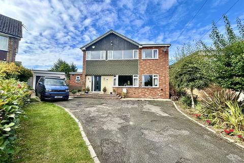 5 bedroom detached house for sale, Kingsway, Garforth, Leeds