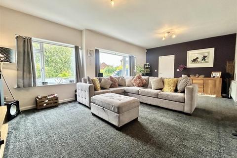 5 bedroom detached house for sale, Kingsway, Garforth, Leeds