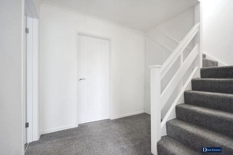 13 Rochford Close, Hornchurch, RM12 5PD