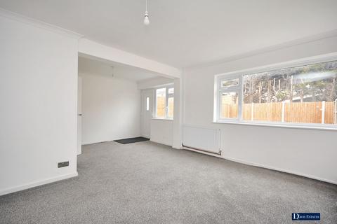13 Rochford Close, Hornchurch, RM12 5PD