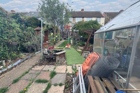 3 bedroom semi-detached house for sale, Grosvenor Road, Luton LU3