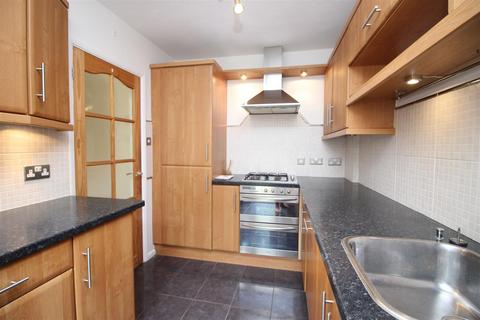 3 bedroom end of terrace house to rent, Goldsworth Orchard, St. Johns Road, Woking, Surrey, GU21