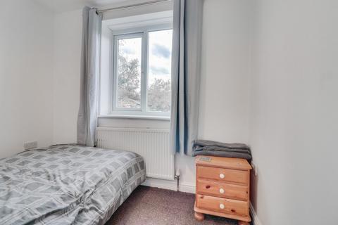 6 Sunset Mount, Leeds, LS6 4LL