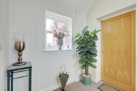 2 bedroom apartment for sale, Acacia Drive, Southend-on-sea, SS1