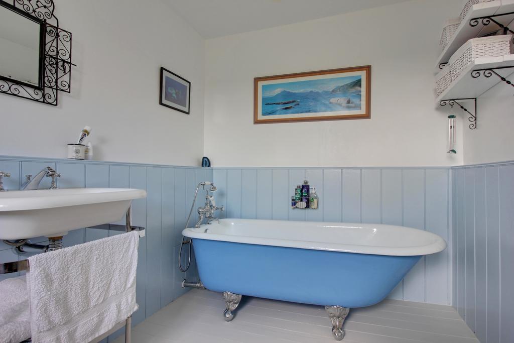 Bedroom 1 Ensuite Bathroom