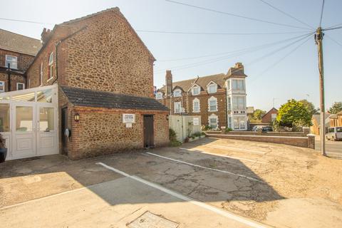 7 bedroom townhouse for sale, Avenue Road, Hunstanton