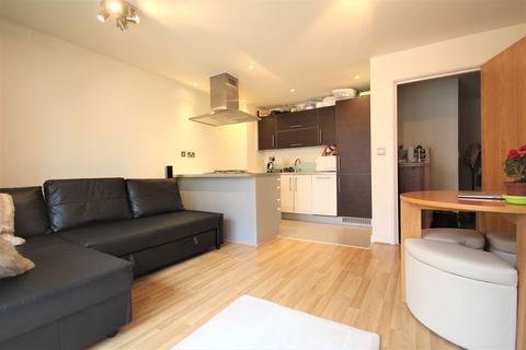 2 bedroom apartment for sale, Lady Anne Court, Queen Mary Avenue, London