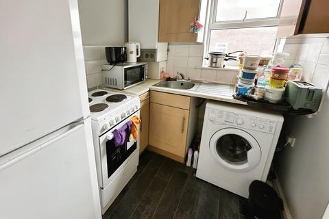 2 bedroom flat to rent, Wilmslow Road, Manchester, M20