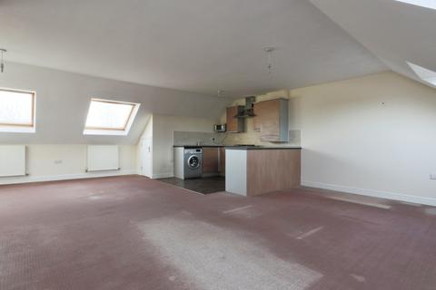 2 bedroom penthouse for sale, Hainsworth Park, Hull, HU6 8QQ