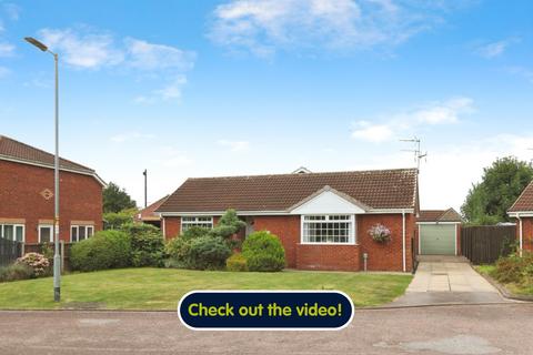 2 bedroom detached bungalow for sale, Oxenhope Road, Hull, HU6 7BZ