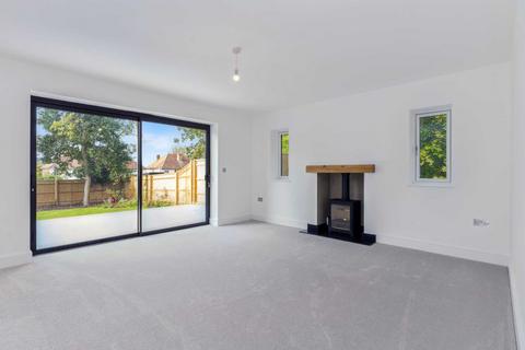 4 bedroom detached house for sale, BRAND NEW in Wycombe Road, Princes Risborough