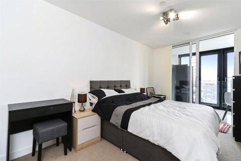 2 bedroom apartment to rent, Station Street London E15